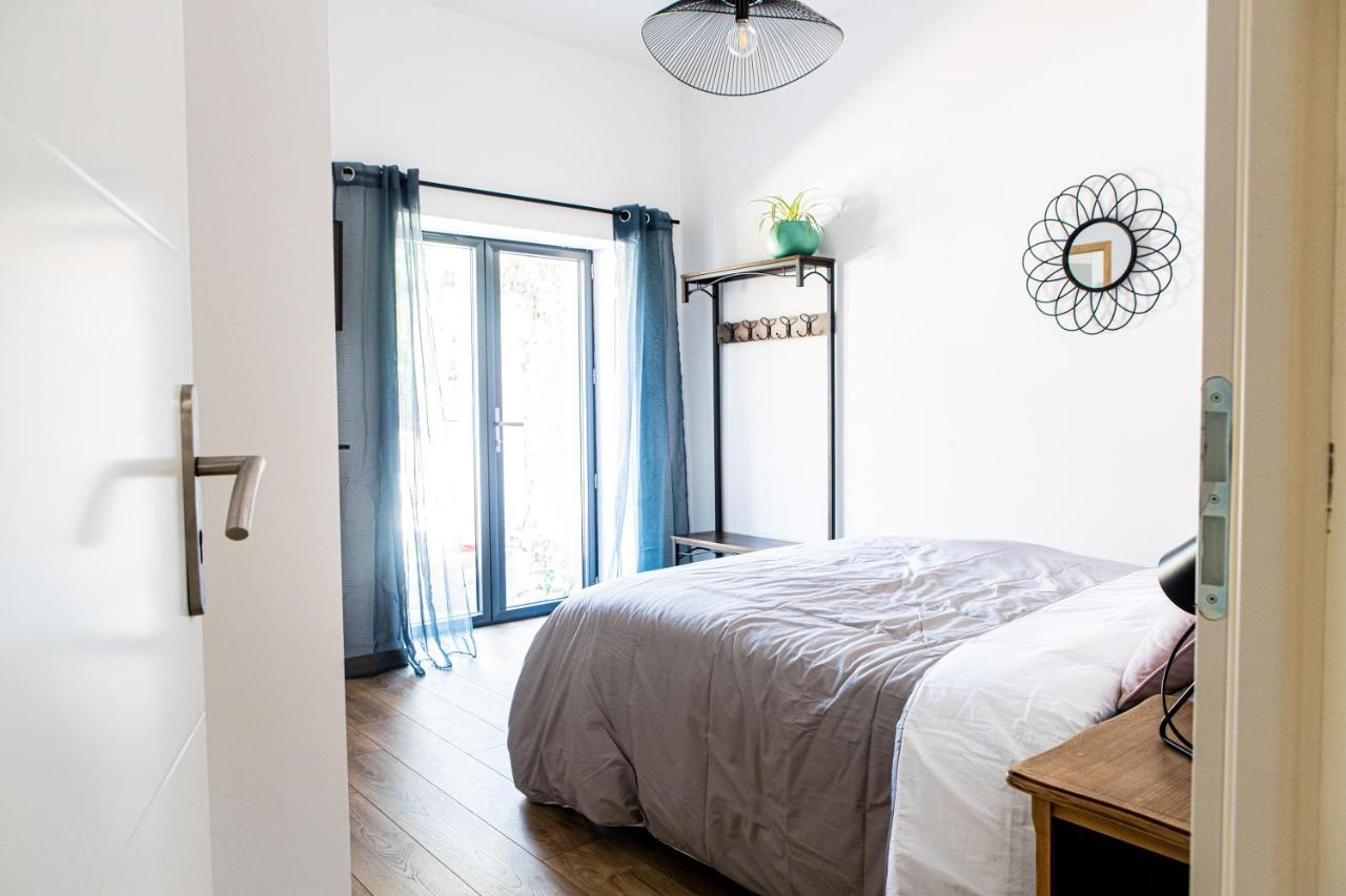 Chambre Tropicale Privee Au Coeur D'Un Village Calme Et Proche Du Vignoble Vinzelles ภายนอก รูปภาพ